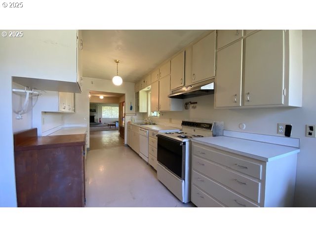 333 West Park Street Grants Pass, OR 97527 - Photo 6 of 47