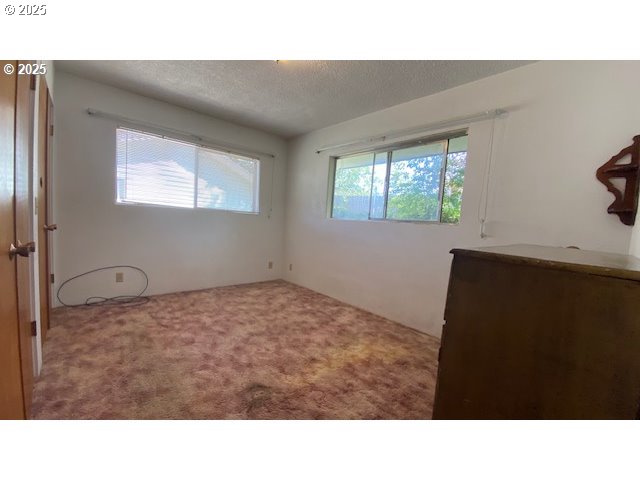 333 West Park Street Grants Pass, OR 97527 - Photo 10 of 47