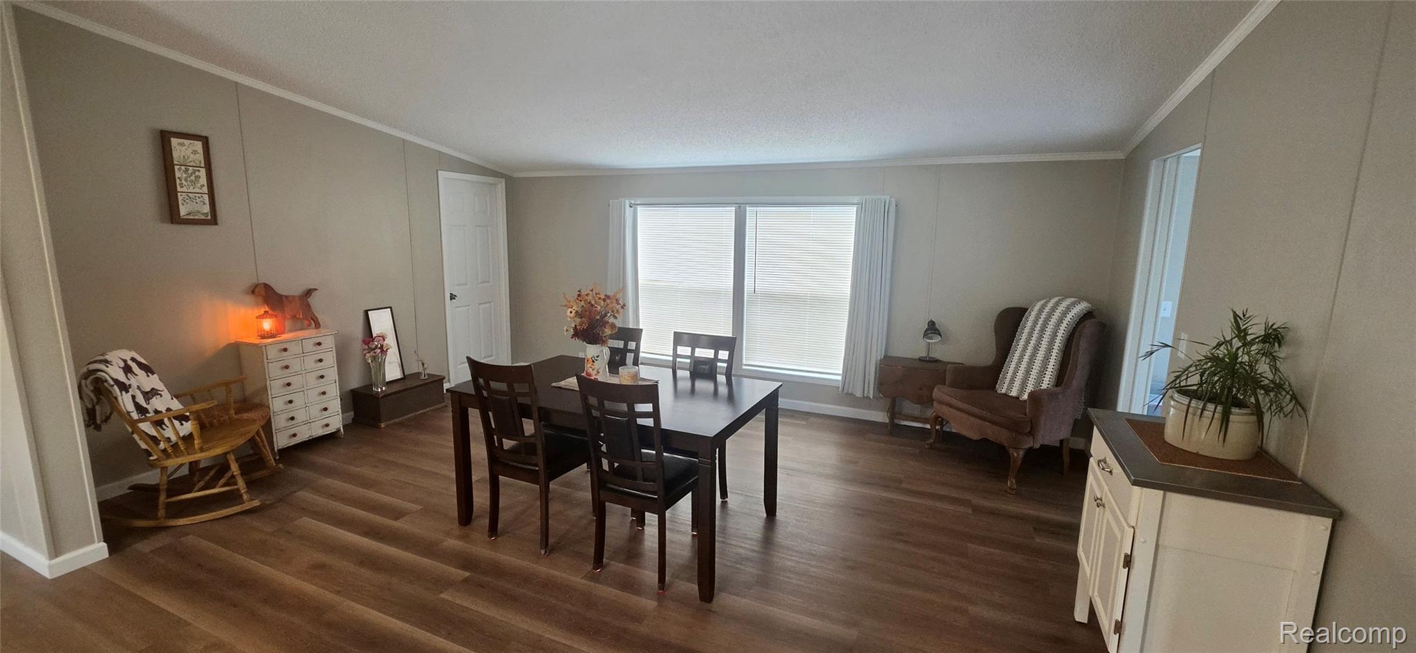 128 Chinkapin Rill Fenton, MI 48430 - Photo 6 of 25 Kitchen view to extra dining area