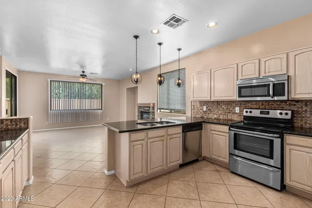 $1,900 | 17554 West Cardinal Drive, Goodyear, AZ 85338