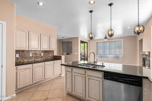 $1,900 | 17554 West Cardinal Drive, Goodyear, AZ 85338