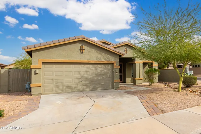 $1,900 | 17554 West Cardinal Drive, Goodyear, AZ 85338