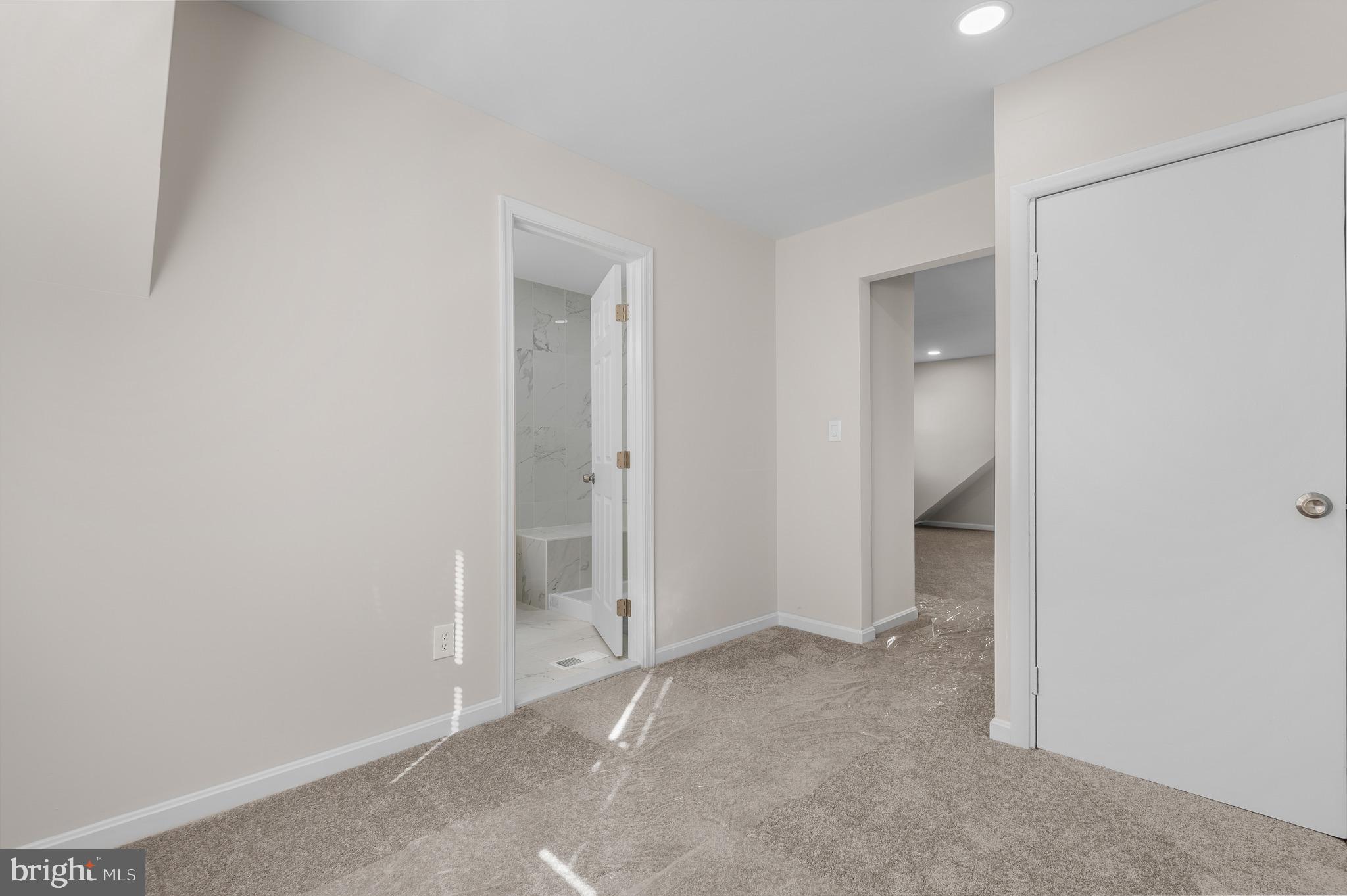 820 Templecliff Road Baltimore, MD 21208 - Photo 23 of 44 an empty room with a bathroom