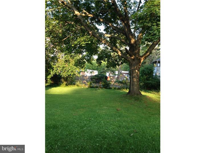 1431 Thomson Road Abington, PA 19001 - Photo 19 of 19 Back Yard
