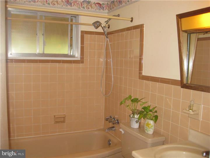 1431 Thomson Road Abington, PA 19001 - Photo 10 of 19 Bathroom