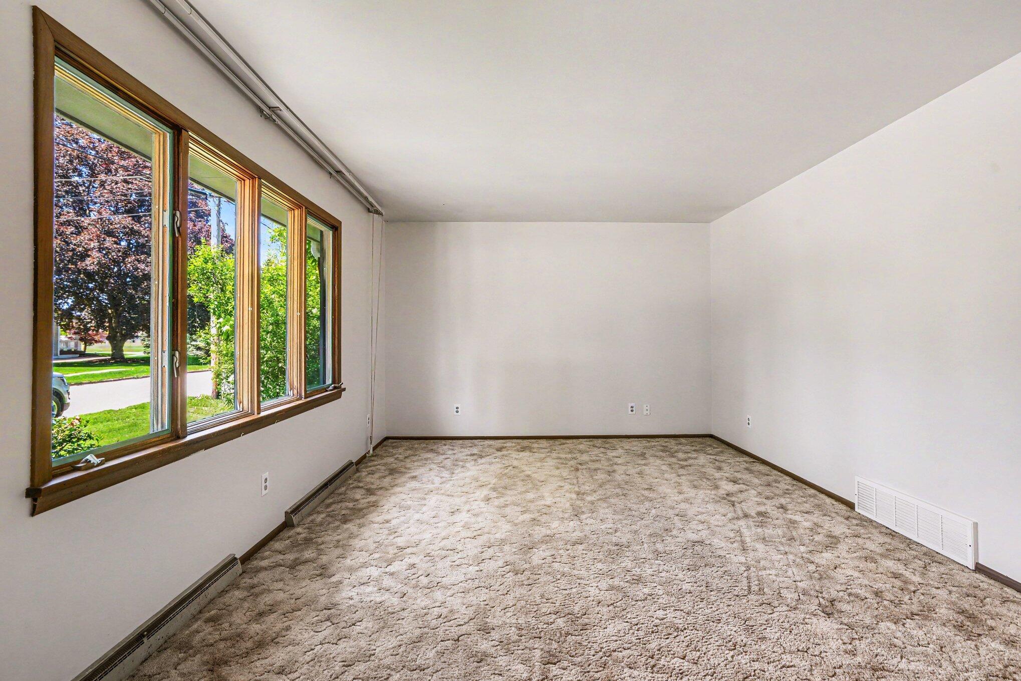1007 H Street La Porte, IN 46350 - Photo 4 of 12 2038x1359