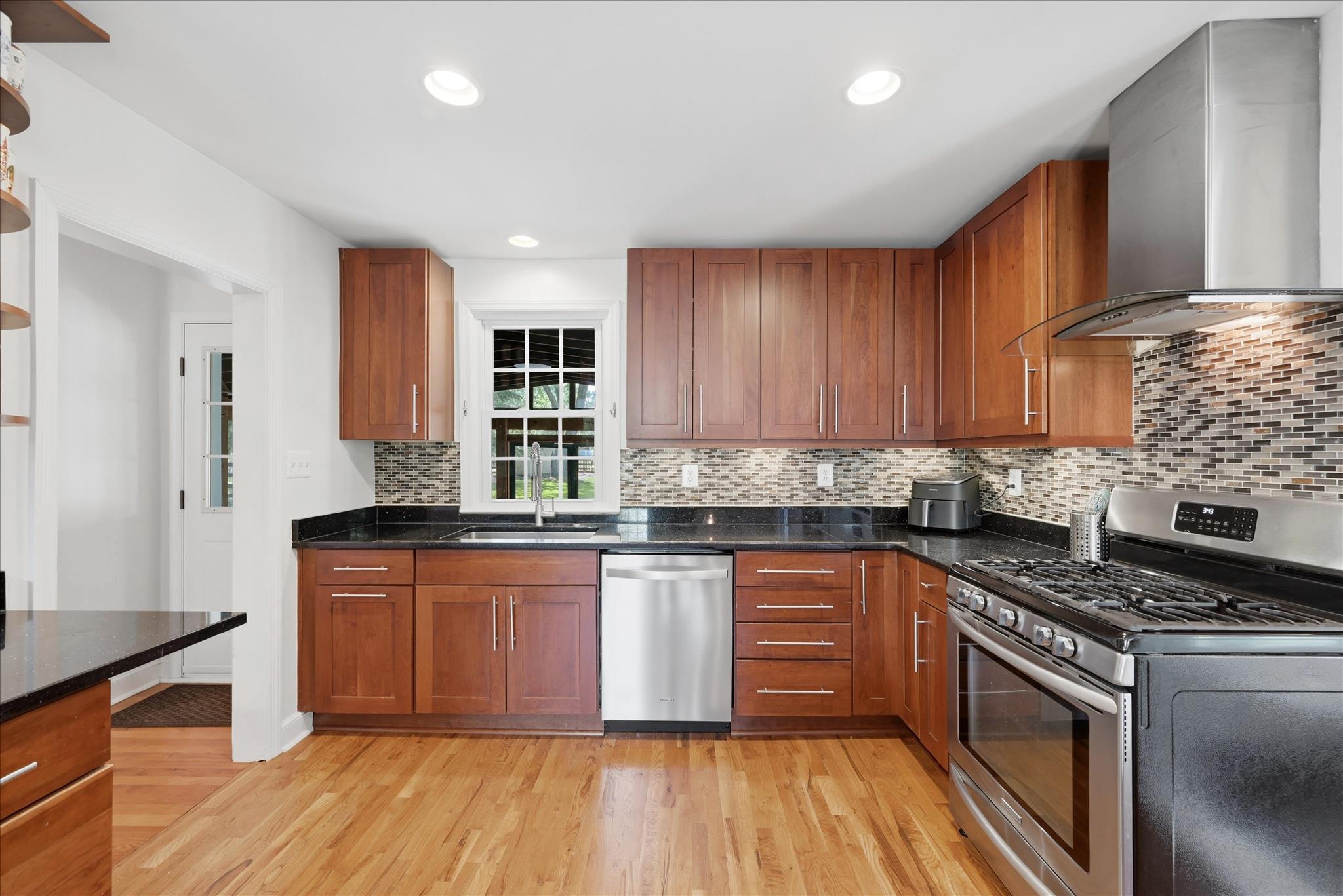 3312 Holloman Road Falls Church, VA 22042 - Photo 13 of 68 Kitchen w stainless steel appliances & gas stove