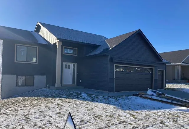 $389,900 | 101 Fairway Street, Zumbrota, MN 55992