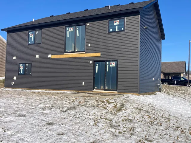 $389,900 | 101 Fairway Street, Zumbrota, MN 55992