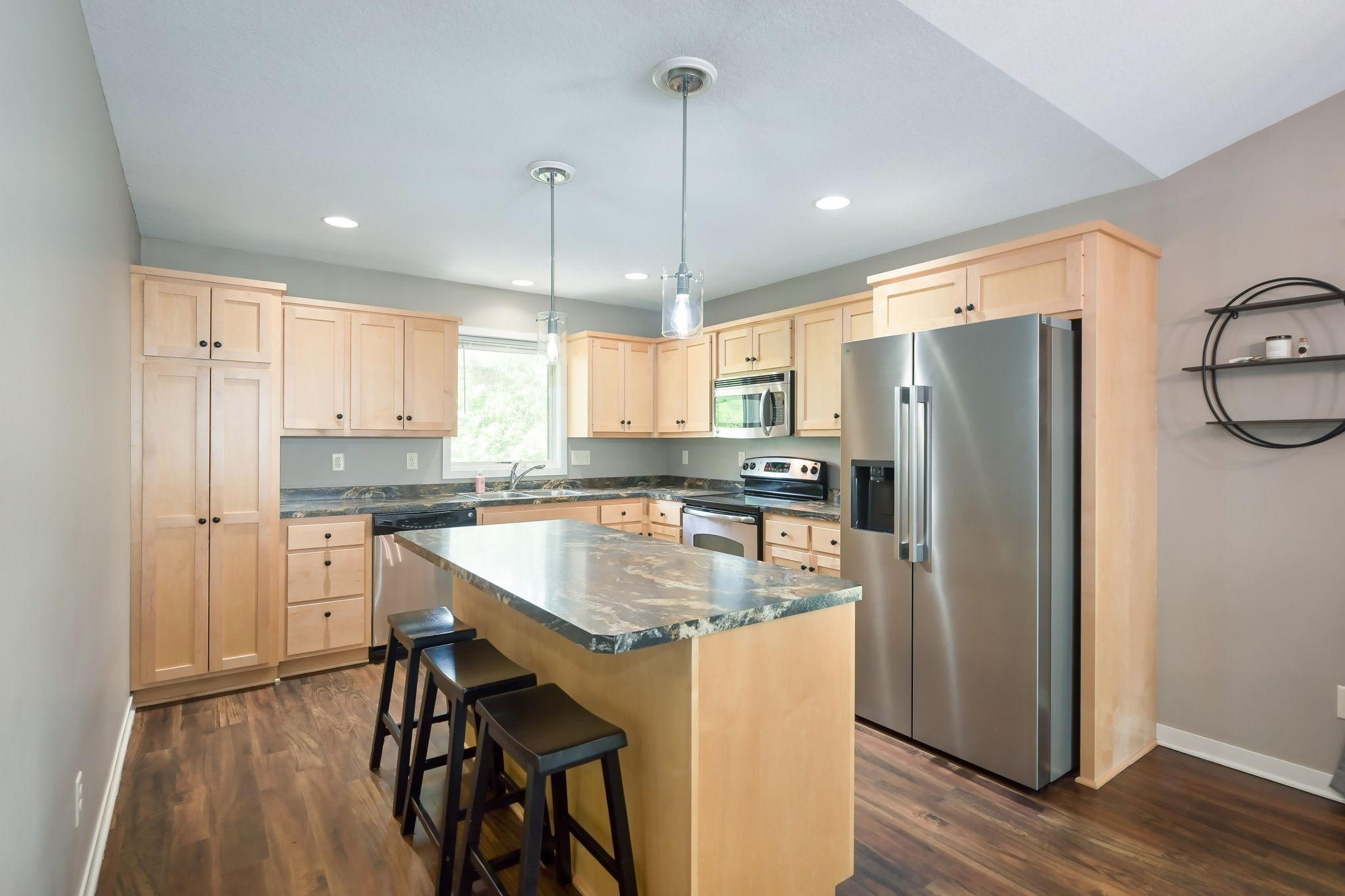 1003 Farrell Street South Maplewood, MN 55119 - Photo 10 of 40 Gallery Image 10