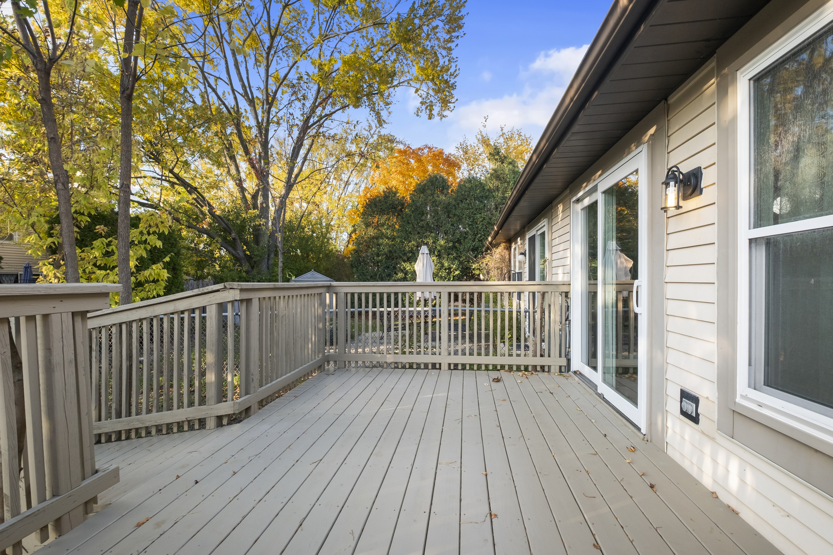 531 Lasalle Lane Buffalo Grove, IL 60089 - Photo 14 of 15 a view of a wooden roof deck