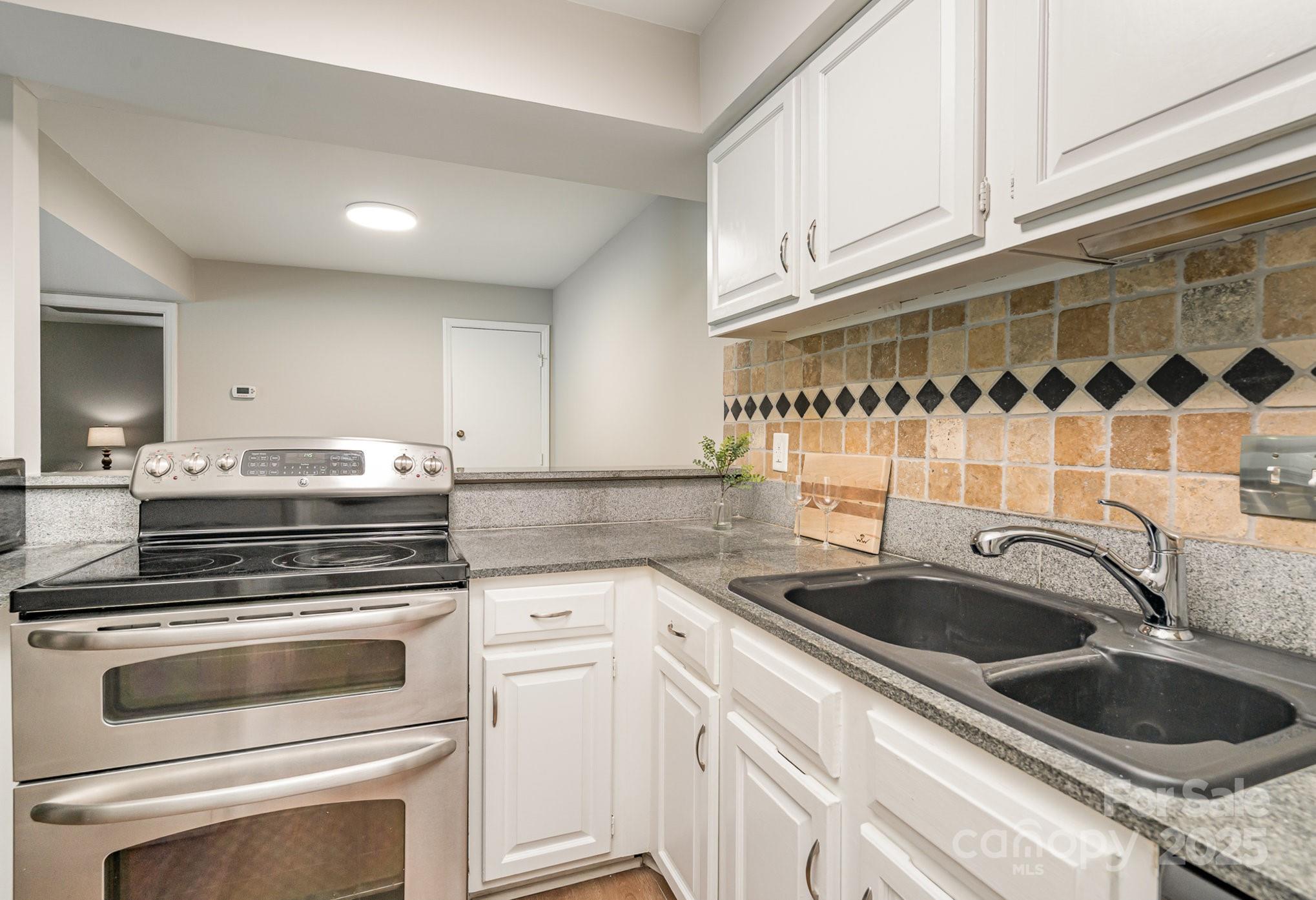 1600 Sharon Road West, Unit 8 Charlotte, NC 28210 - Photo 3 of 17 Gallery Image 3