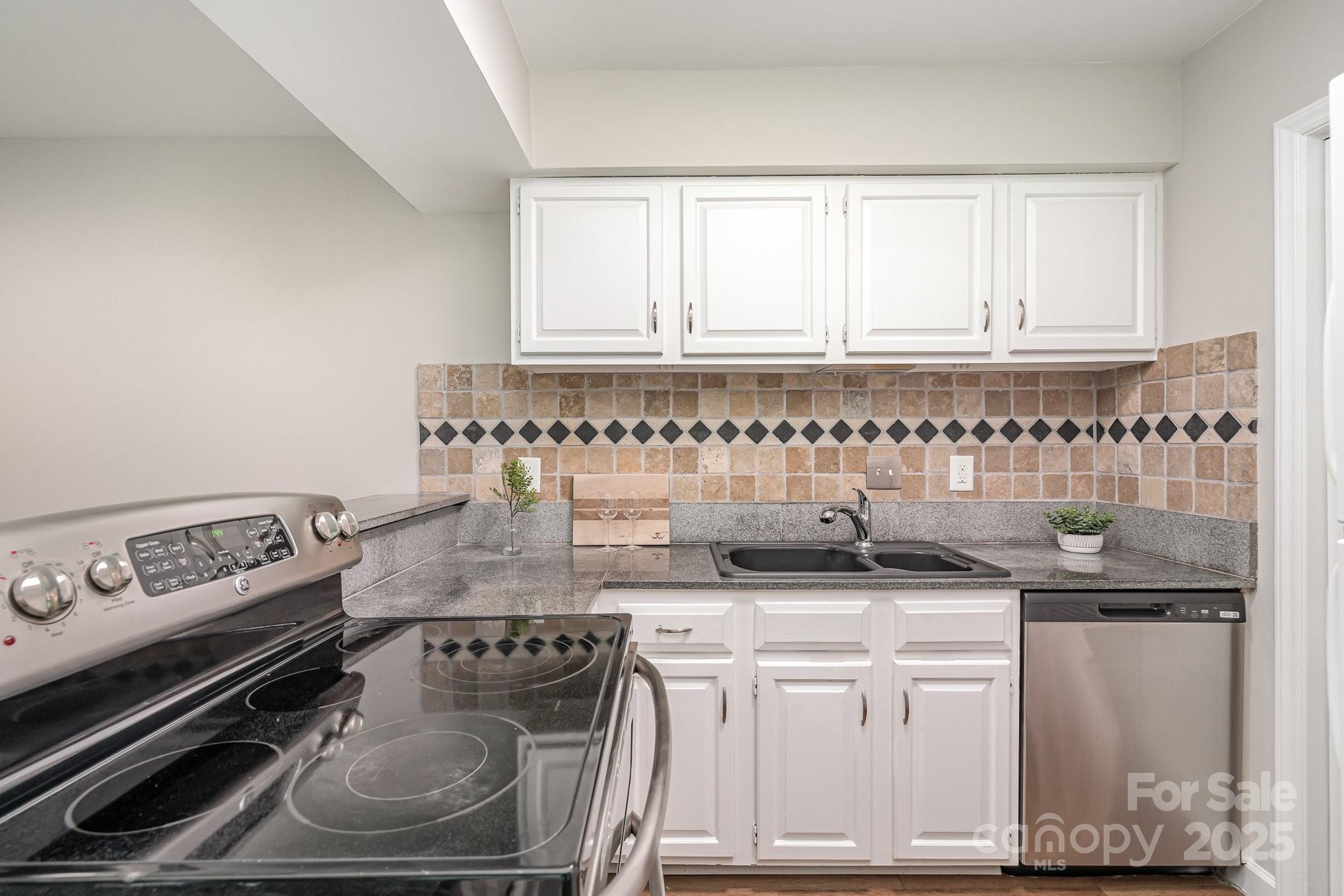 1600 Sharon Road West, Unit 8 Charlotte, NC 28210 - Photo 5 of 17 Gallery Image 5