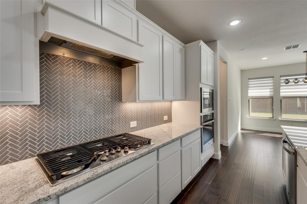 16476 Ryder Rock Road Frisco, TX 75033 - Photo 17 of 40 Five burner gas stove