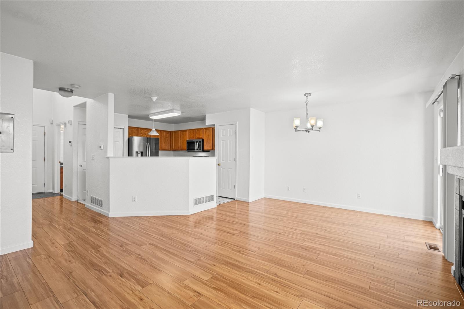 1159 South Waco Street, Unit B Aurora, CO 80017 - Photo 9 of 36