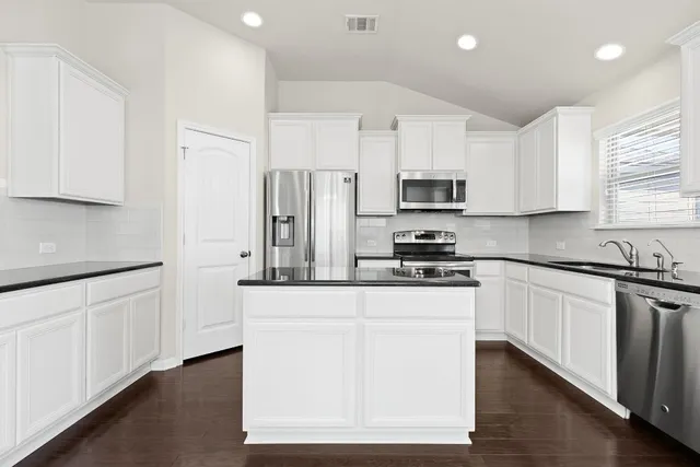 $2,100 | 800 Bryce Canyon Drive, Pflugerville, TX 78660