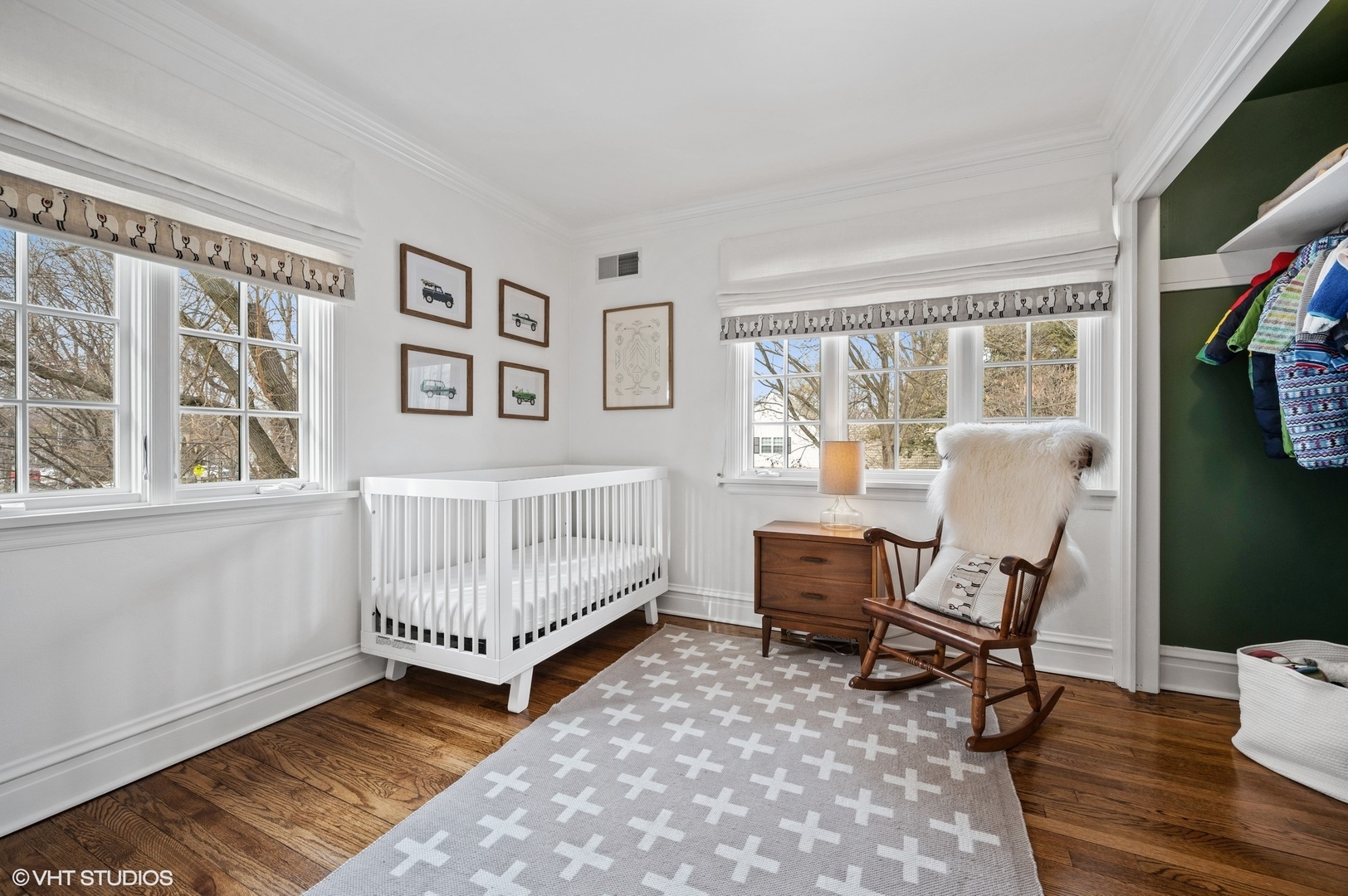 402 Willow Road Winnetka, IL 60093 - Photo 19 of 31 a bedroom with a bed and a window