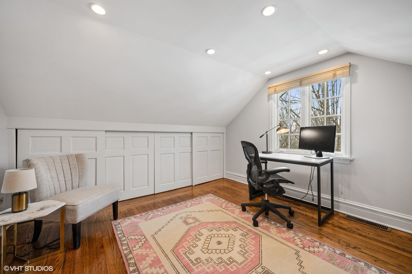 402 Willow Road Winnetka, IL 60093 - Photo 21 of 31 a workspace with furniture and wooden floor