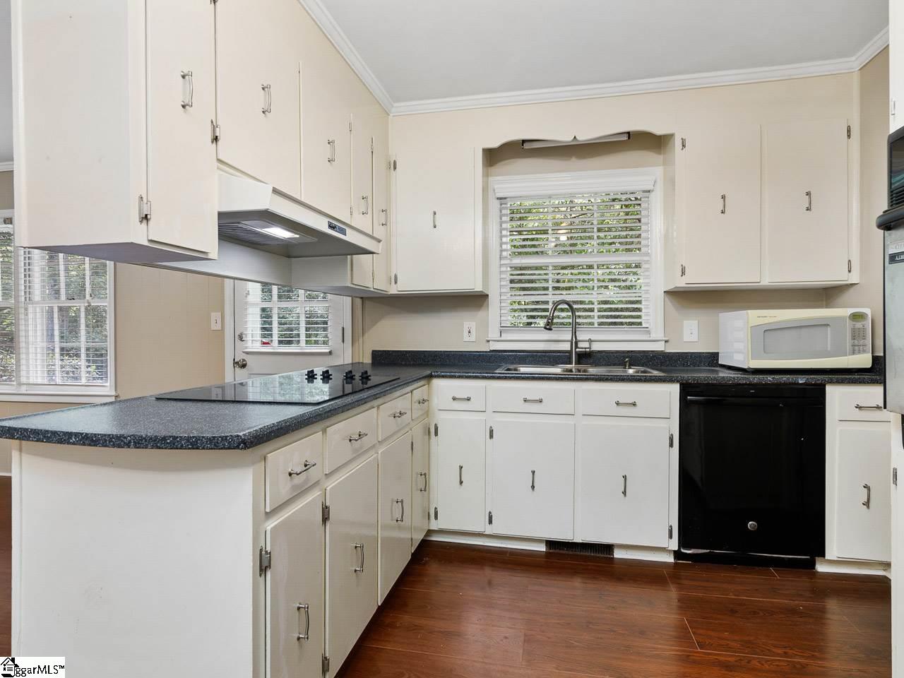 306 Hillbrook Road Taylors, SC 29687 - Photo 7 of 21 Gallery Image 7