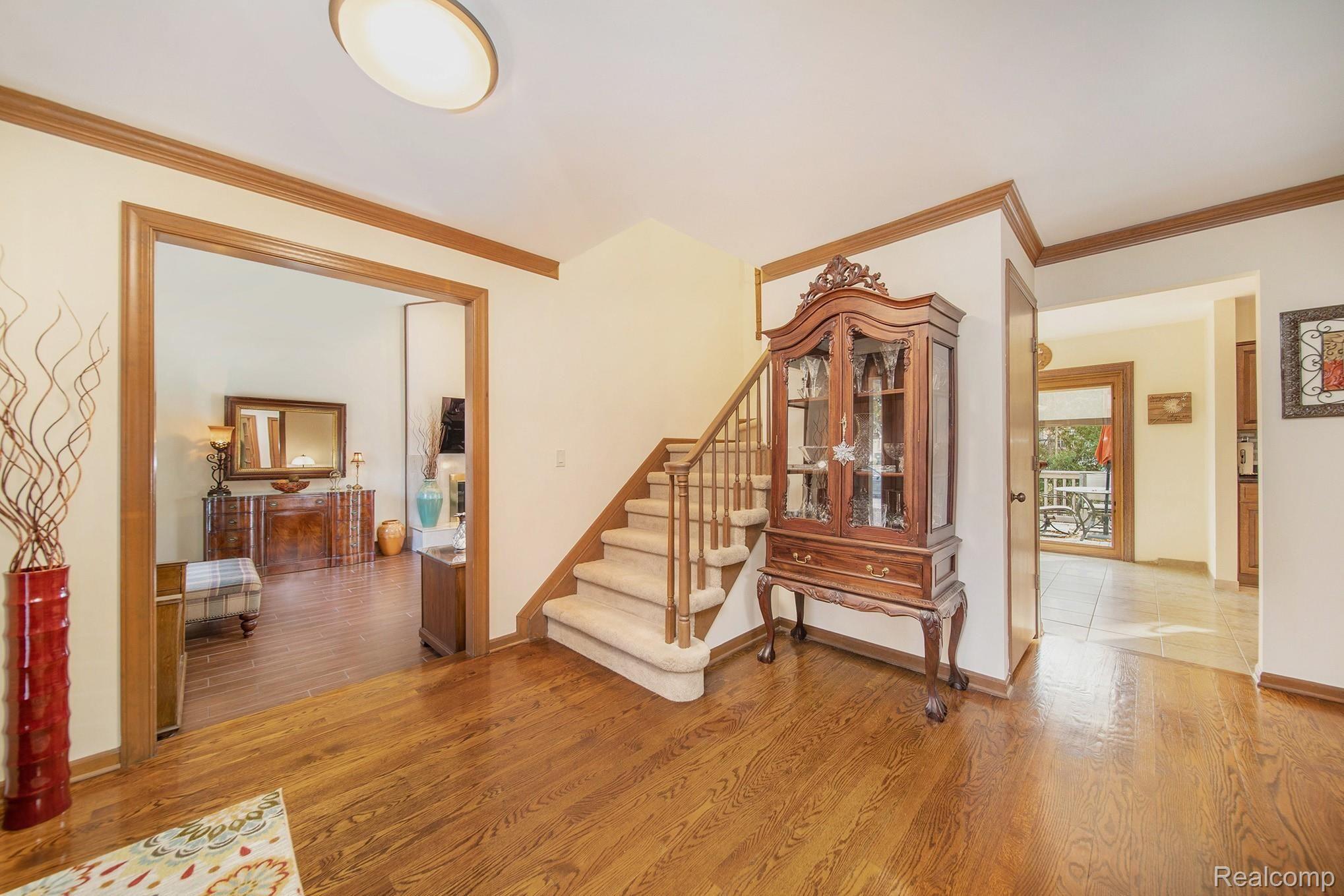 621 Kentucky Drive Rochester, MI 48307 - Photo 4 of 31 621 Kentucky_16.jpg