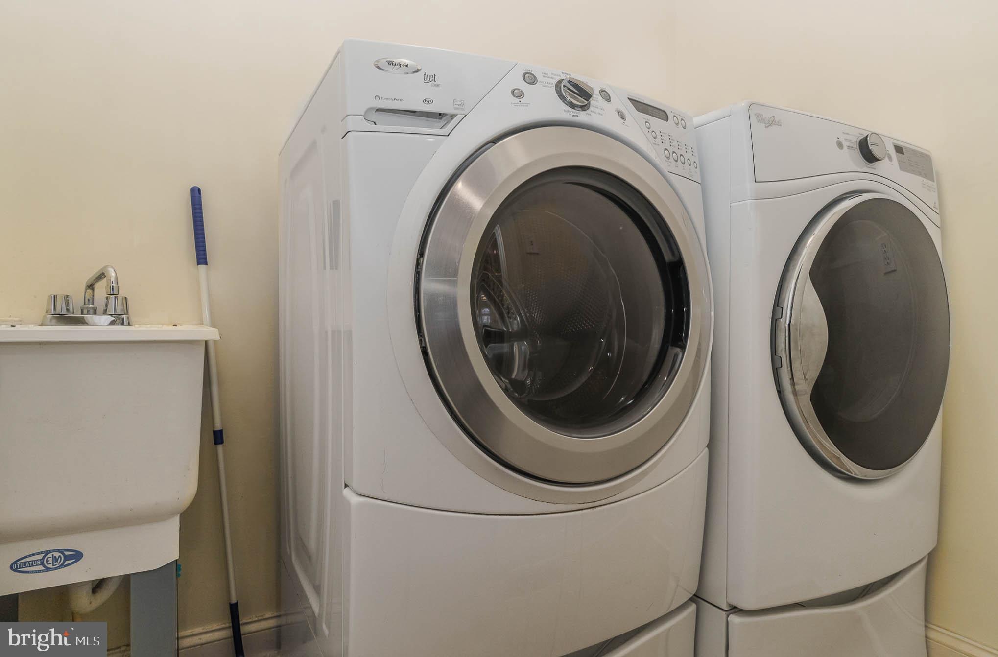 2375 Carrollton Road Westminster, MD 21157 - Photo 15 of 37 a utility room with dryer and washer