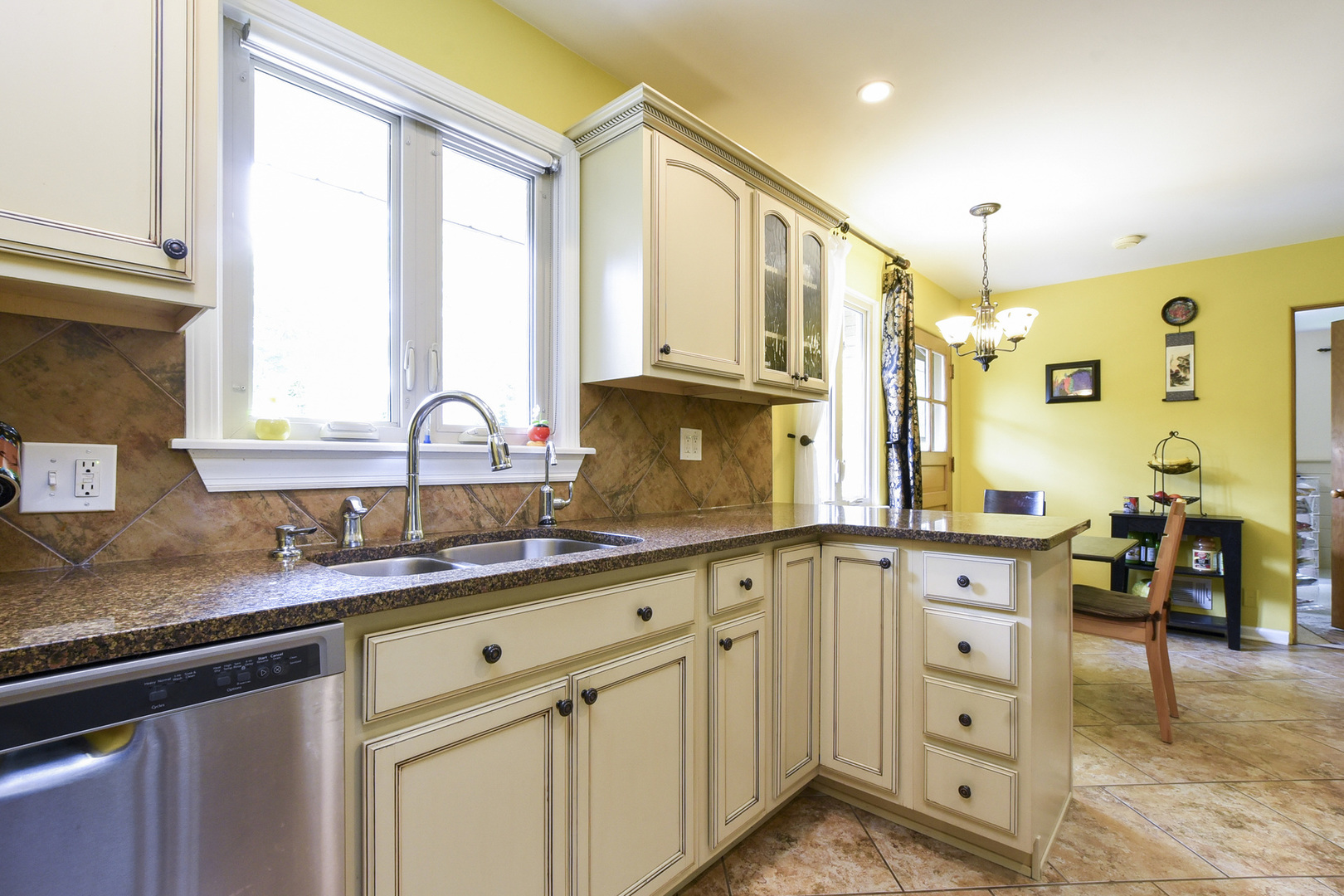 90 South Herbert Road Riverside, IL 60546 - Photo 9 of 28