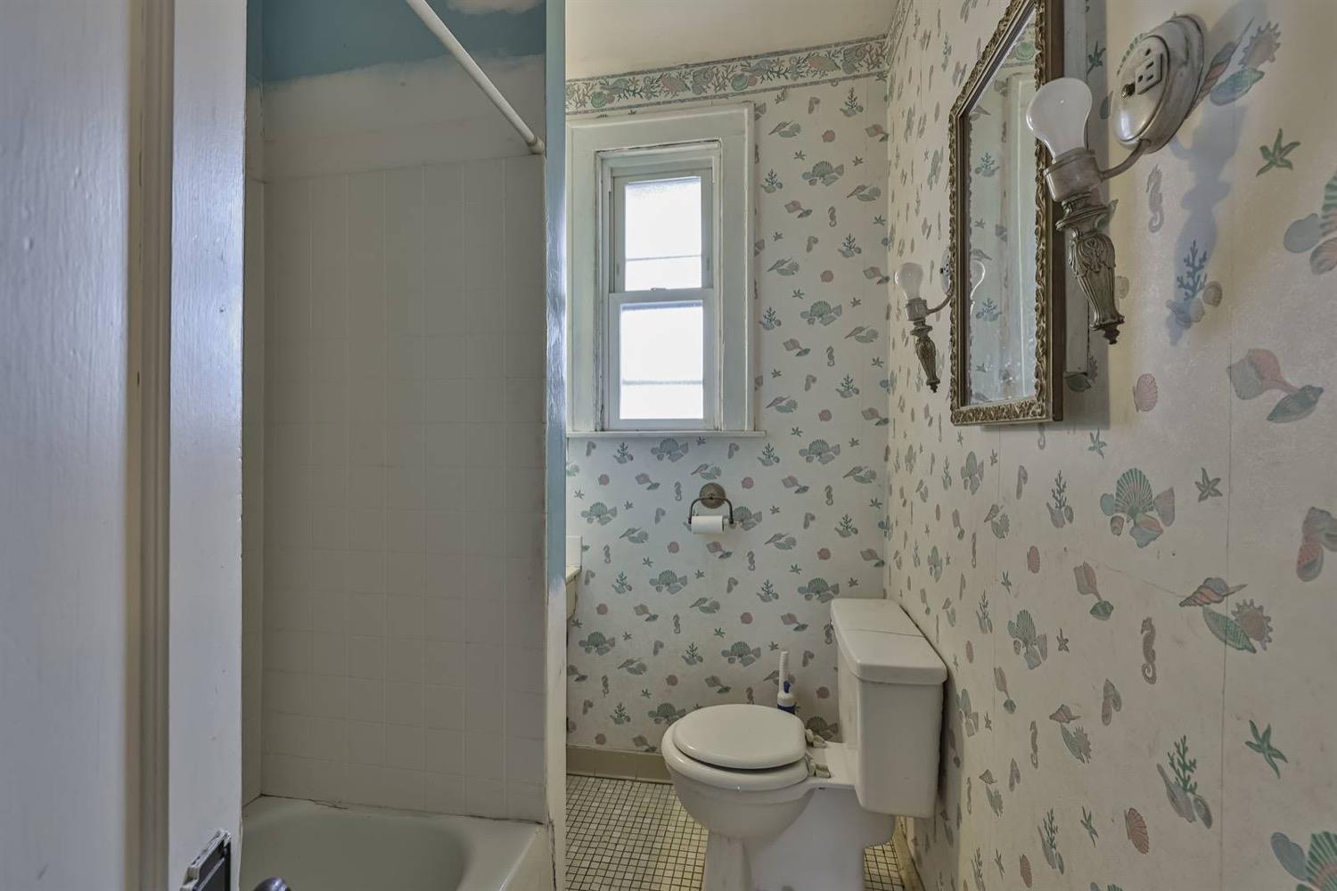 4913 Ralph Avenue Cincinnati, OH 45238 - Photo 11 of 18 Gallery Image 11