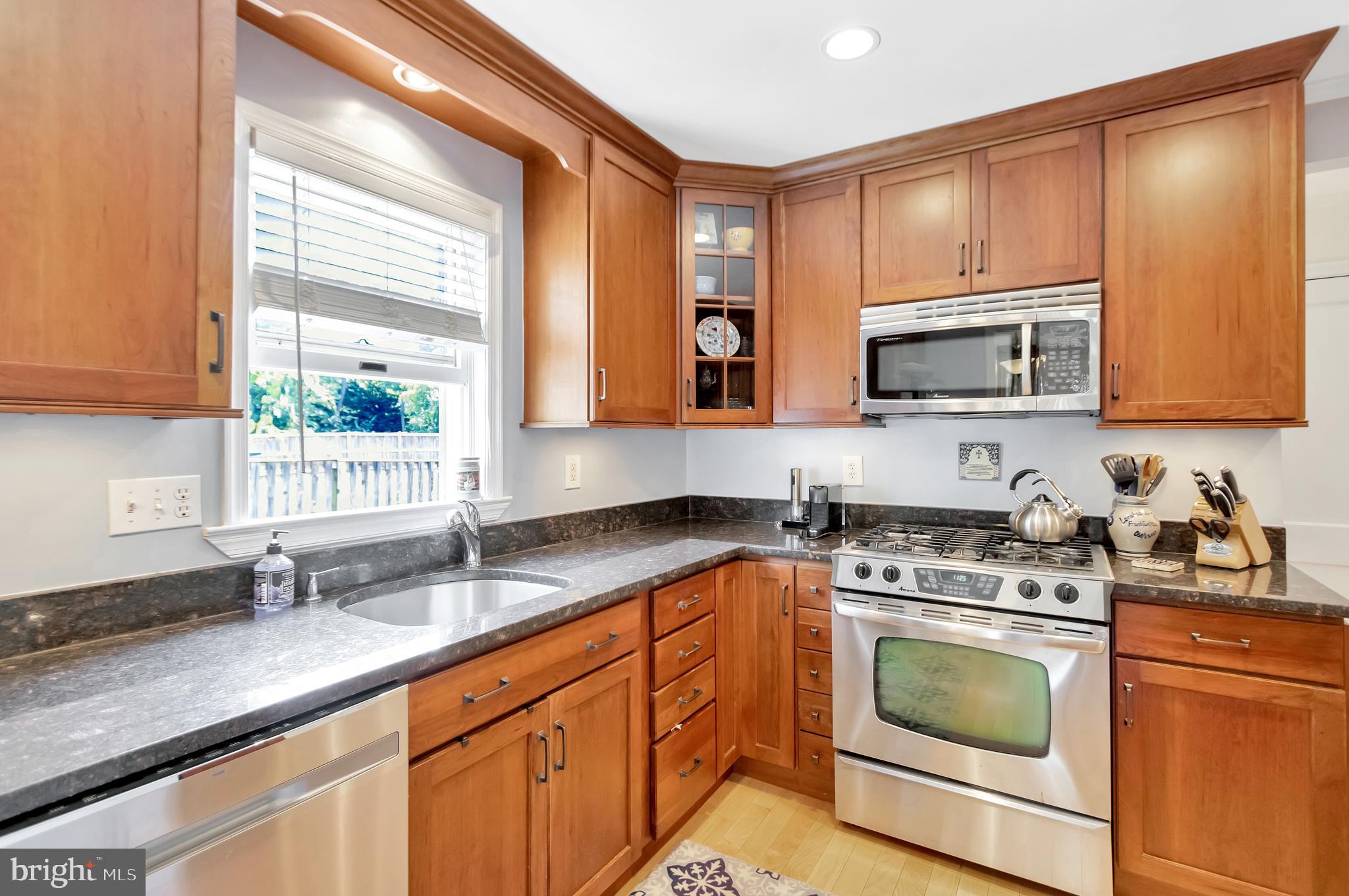 3131 Cofer Road Falls Church, VA 22042 - Photo 10 of 40 Kitchen