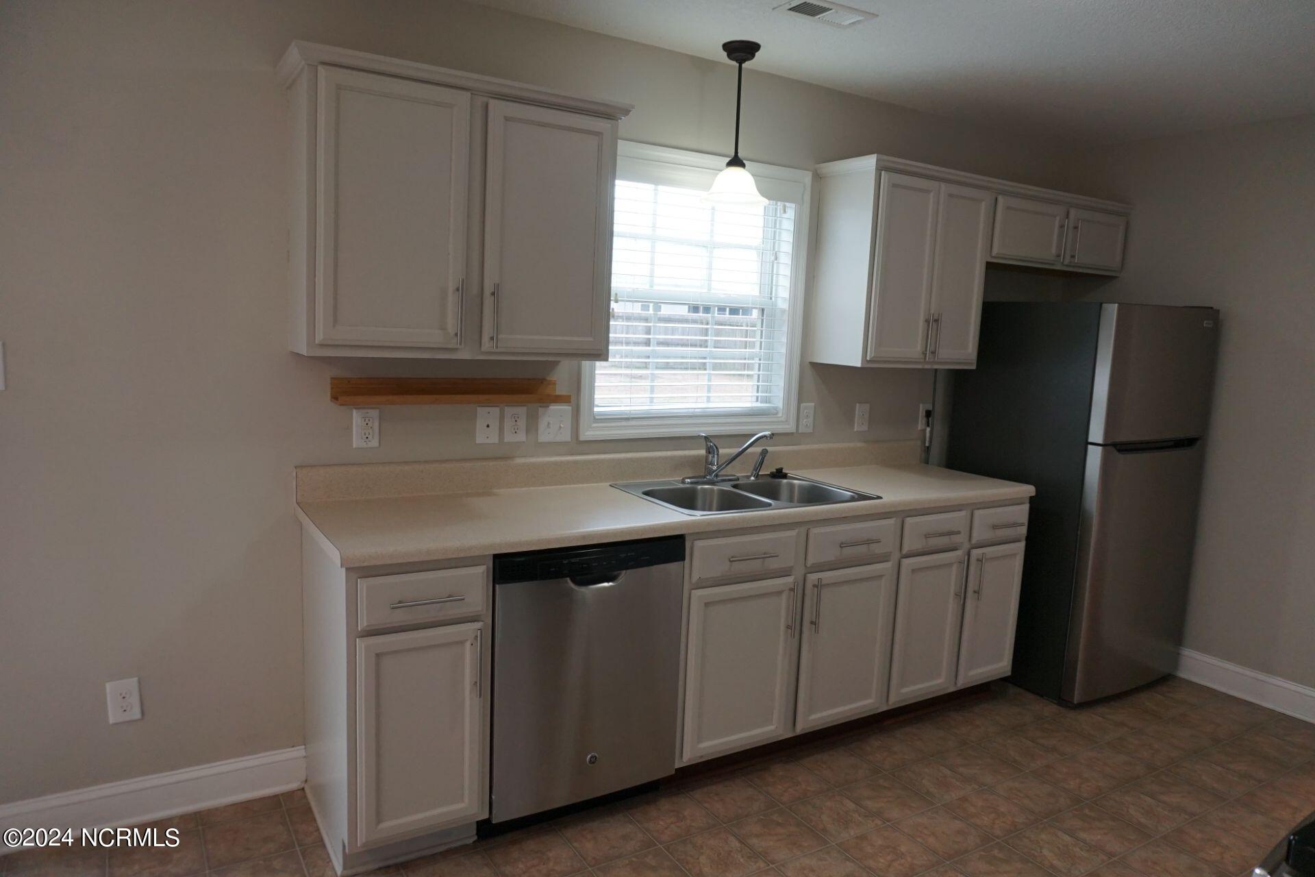 407 Sundown Court Hubert, NC 28539 - Photo 11 of 36 2015-08-26 15.23.09