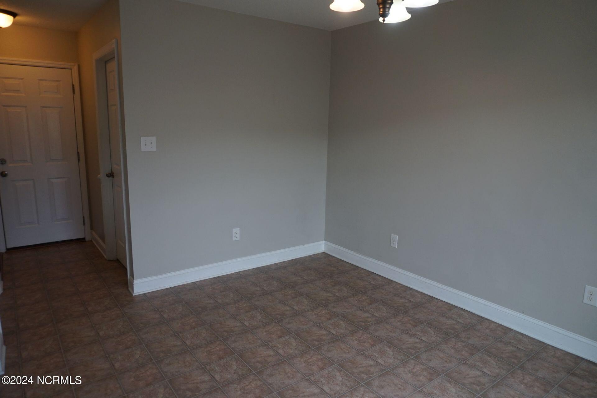 407 Sundown Court Hubert, NC 28539 - Photo 14 of 36 2015-08-26 15.23.54