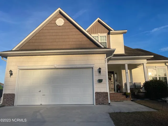 $305,000 | 407 Sundown Court, Hubert, NC 28539