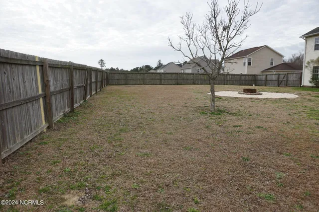 $305,000 | 407 Sundown Court, Hubert, NC 28539