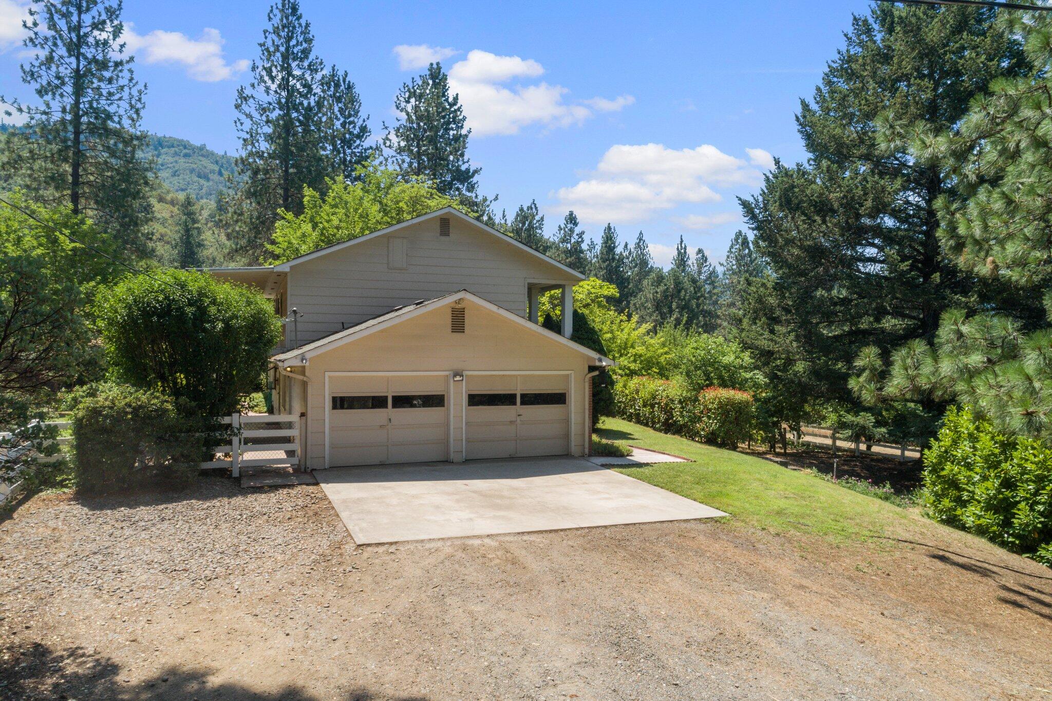 946 Wards Creek Road Rogue River, OR 97537 - Photo 8 of 56 1-web-or-mls-DJI_0001