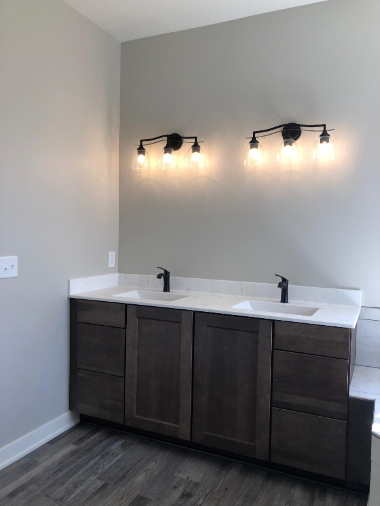 7107 West R Avenue Kalamazoo, MI 49009 - Photo 18 of 37 MS-01-005_Owner's bath_Dual vanity