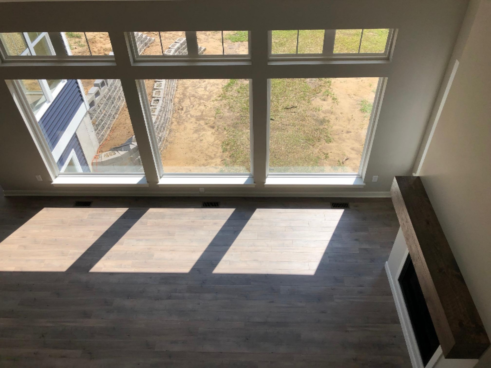 7107 West R Avenue Kalamazoo, MI 49009 - Photo 8 of 37 MS-01-005_Great room_Floor to ceiling wi
