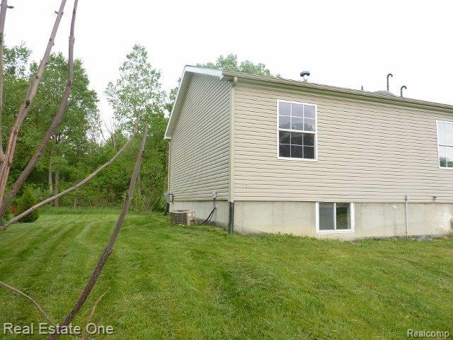 6745 Robb Road Fowlerville, MI 48836 - Photo 18 of 25 Exterior