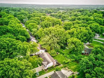 $385,000 | 409 East 108th Terrace, Kansas City, MO 64131