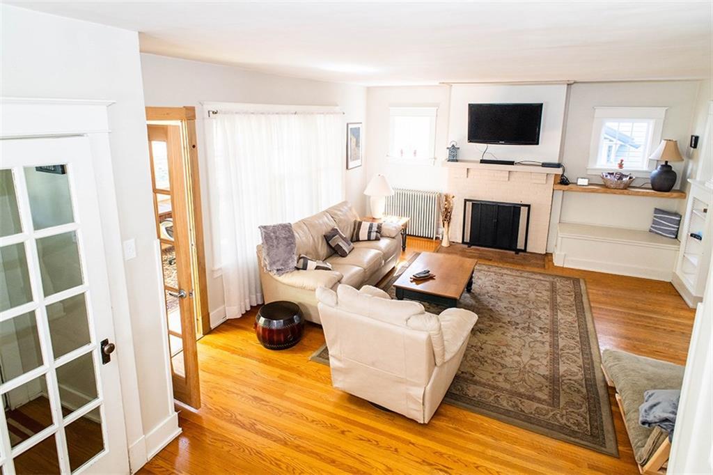 655 Locust Street Indiana, PA 15701 - Photo 4 of 20 Living Room