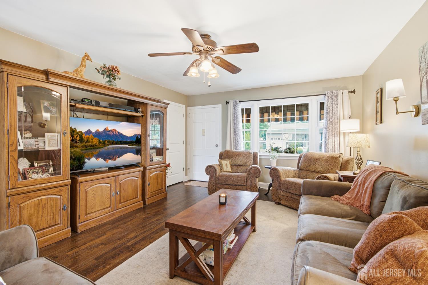9 Brox Road Edison, NJ 08817 - Photo 6 of 38