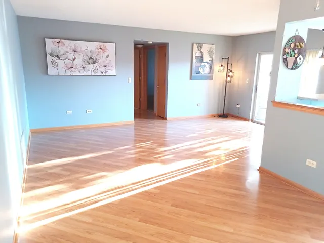 $235,000 | 6810 Ridge Point Drive, Unit 1C, Oak Forest, IL 60452