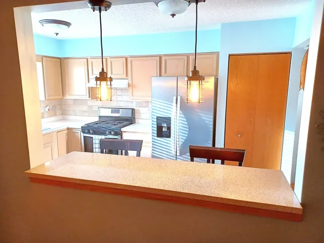 $235,000 | 6810 Ridge Point Drive, Unit 1C, Oak Forest, IL 60452