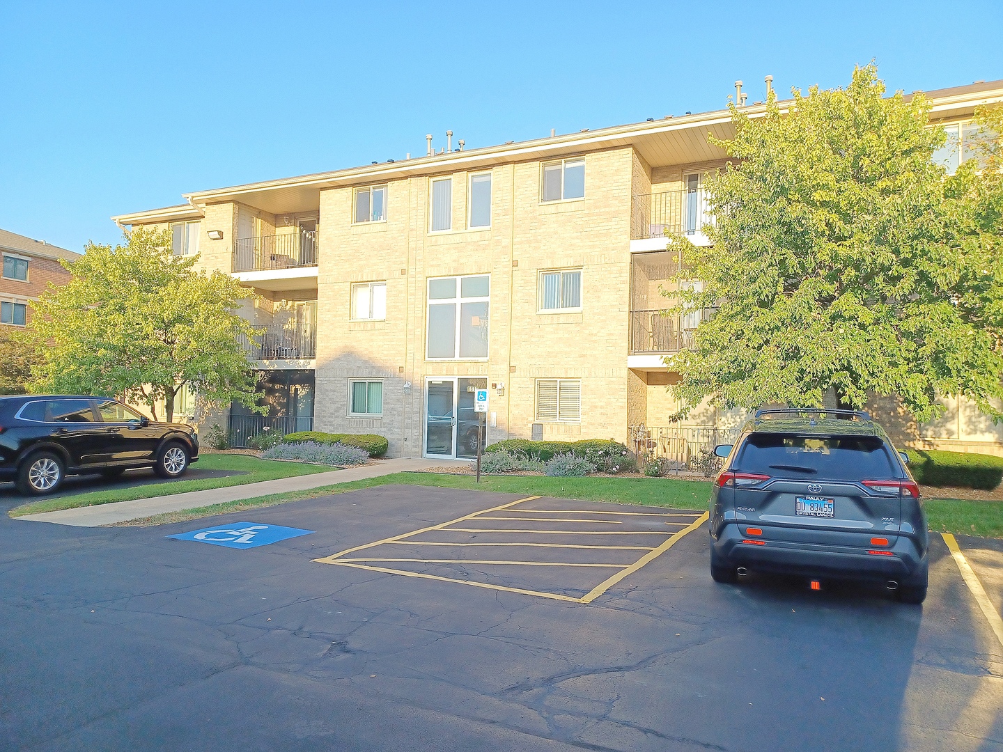 6810 Ridge Point Drive, Unit 1C Oak Forest, IL 60452 - Photo 7 of 43