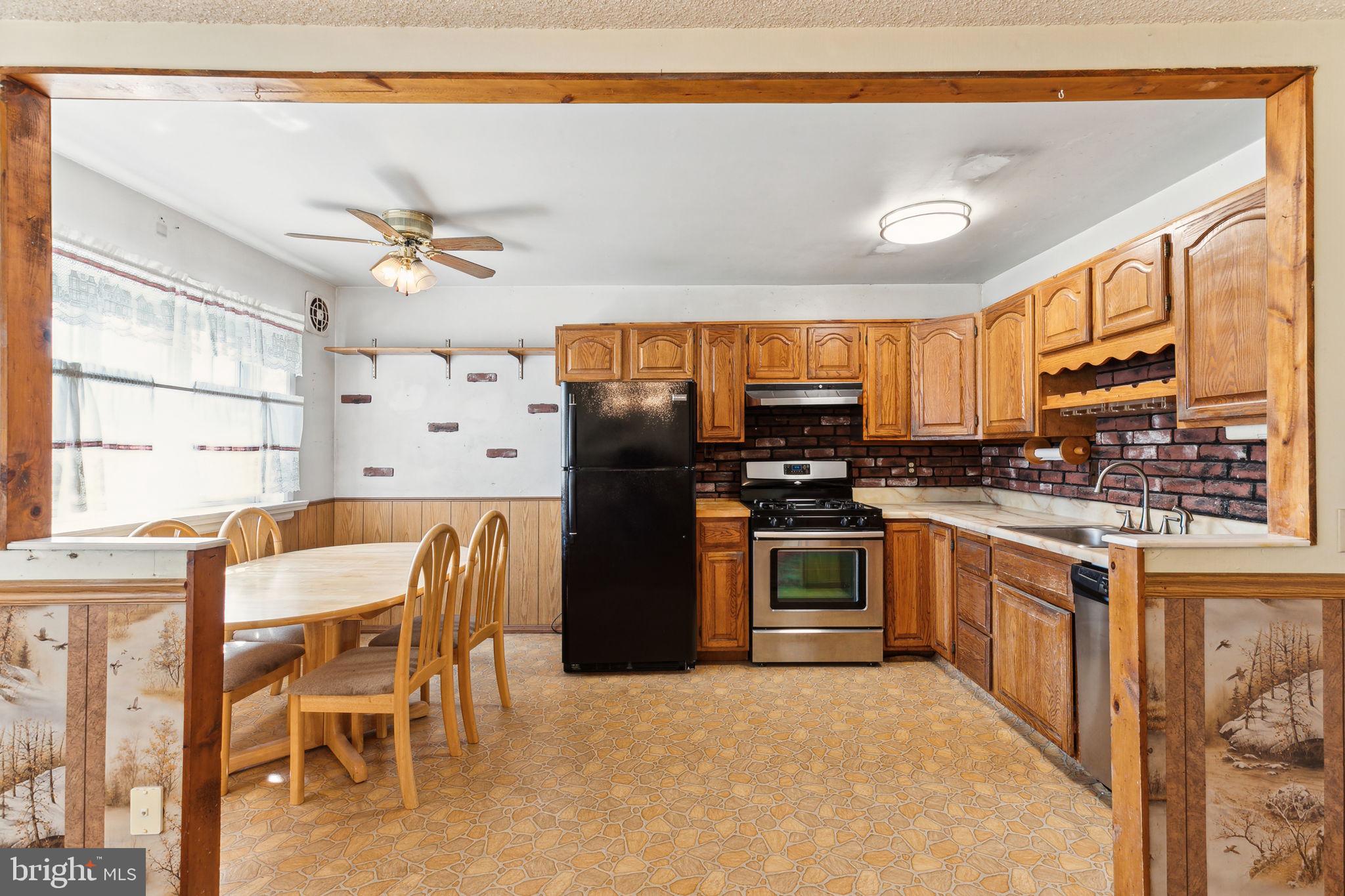12623 Calpine Road Philadelphia, PA 19154 - Photo 17 of 39