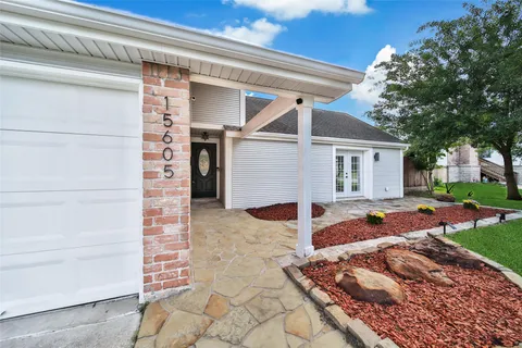 a front view of house with yard