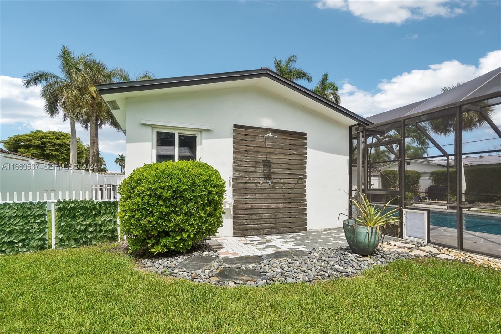 1164 Southwest 14th Street Boca Raton, FL 33486 - Photo 10 of 54 Outdoor shower