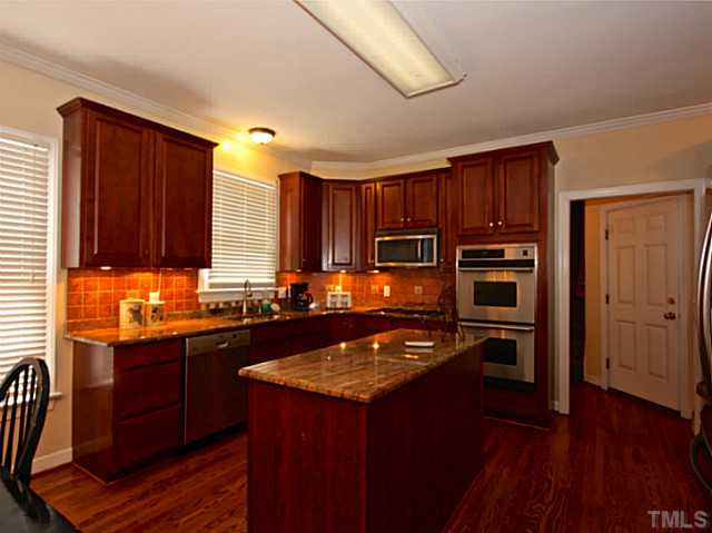 2804 Sunnystone Way Raleigh, NC 27613 - Photo 16 of 25 Kitchen