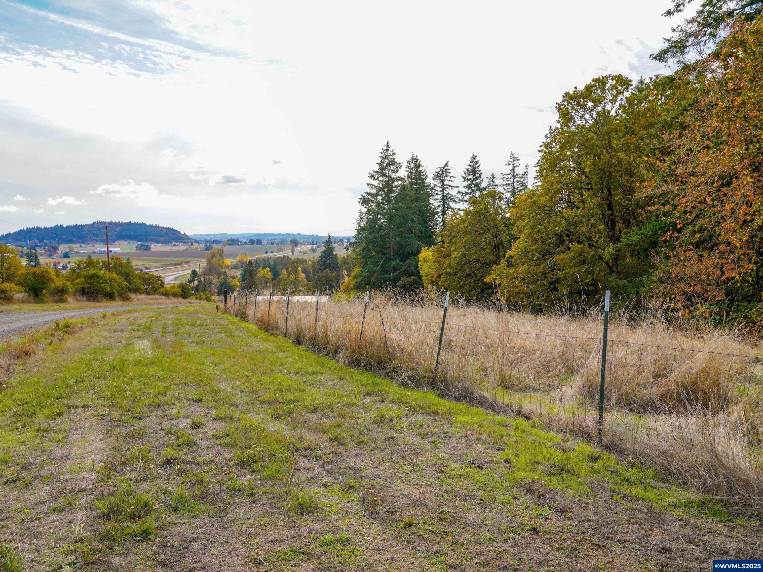 10865 Southview Loop Southeast Jefferson, OR 97352 - Photo 7 of 17