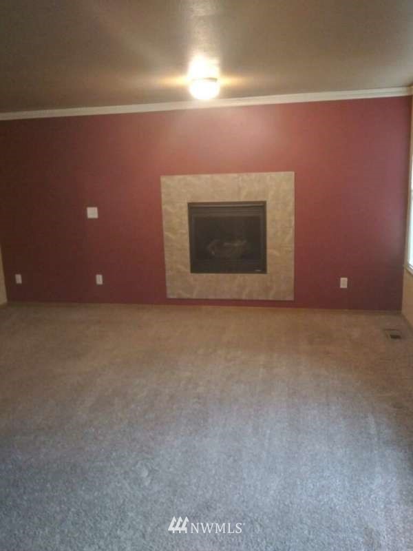 227 Whitman Place Northeast Renton, WA 98059 - Photo 5 of 11