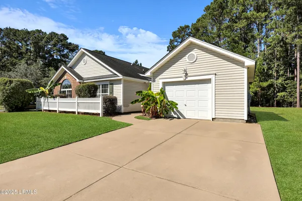 $356,000 | 11 Savannah Oak Drive, Bluffton, SC 29910