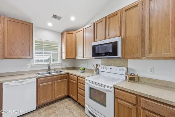 $356,000 | 11 Savannah Oak Drive, Bluffton, SC 29910